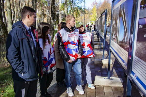 Волонтеры городского округа Воскресенск приняли участие в открытии фотовыставки «Следственный комитет России сегодня»