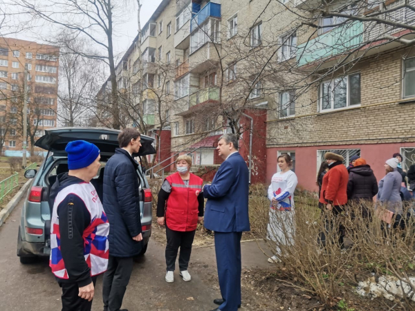Переселенцам из Донецкой и Луганской народных республик помогает Красный крест и власти округа