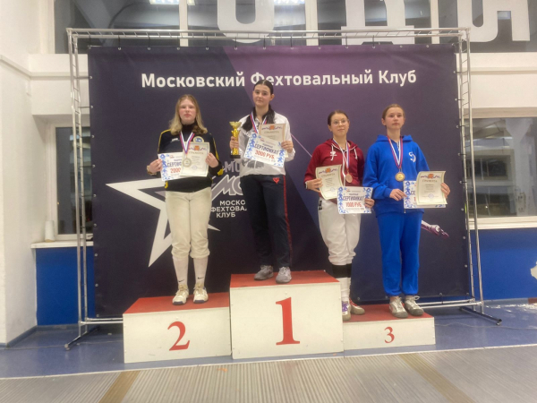 Серебряная медаль с турнира по фехтованию