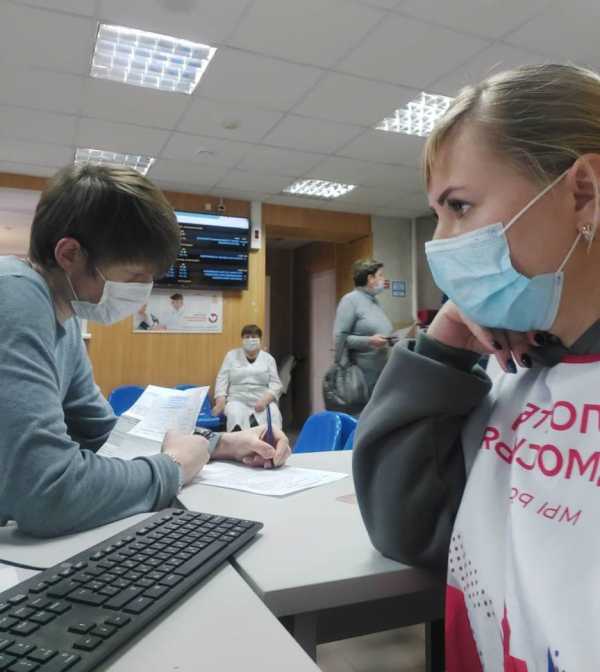Волонтеры вновь вышли на дежурство в поликлиники