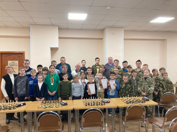 В дни школьных каникул состоялся шахматный турнир "Золотая осень"