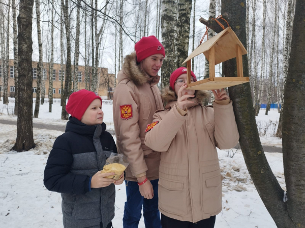 Спасти от гибели птиц вышли юнармейцы Воскресенска