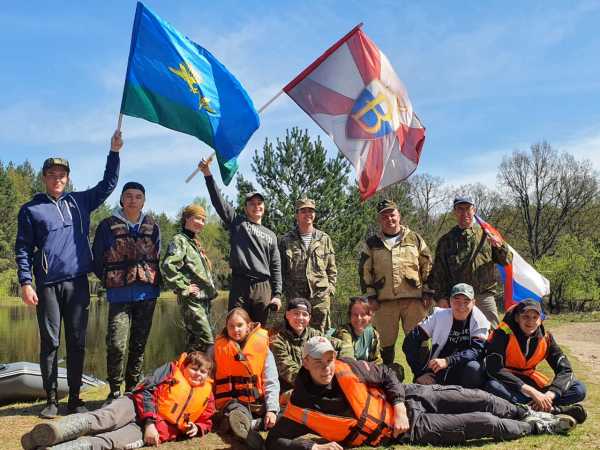 10 мая воспитанники и выпускники ВПК "ВОИН" имени Н.Ю. Хохлова провели сплав на лодках по реке "Нерская", посвящённый Дню Победы