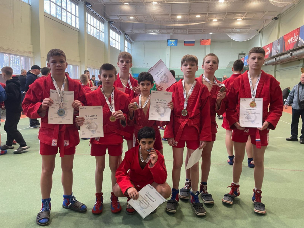 8 медалей Воскресенских самбистов