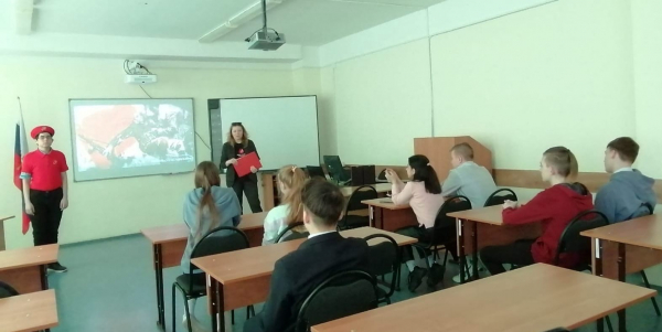 В МОУ "СОШ № 3" прошёл патриотический час "Герои России"
