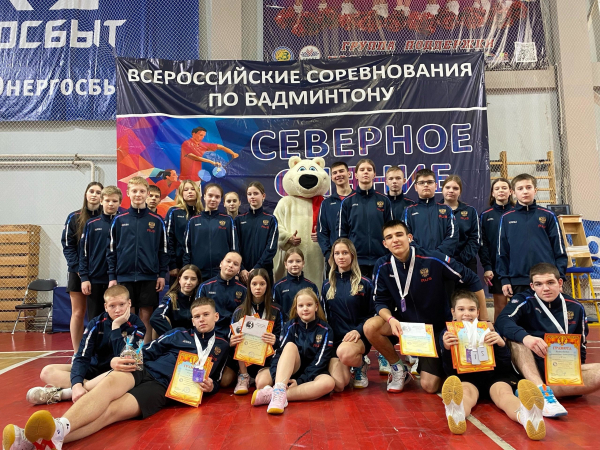 Россыпь наград воскресенских бадминтонистов в Архангельске