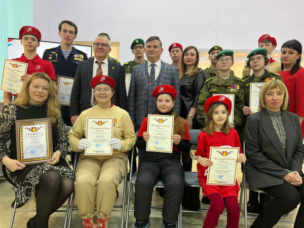 Воскресенское отделение «Юнармии» одно из лучших в Подмосковье. В День защитника Отечества отметили самых активных